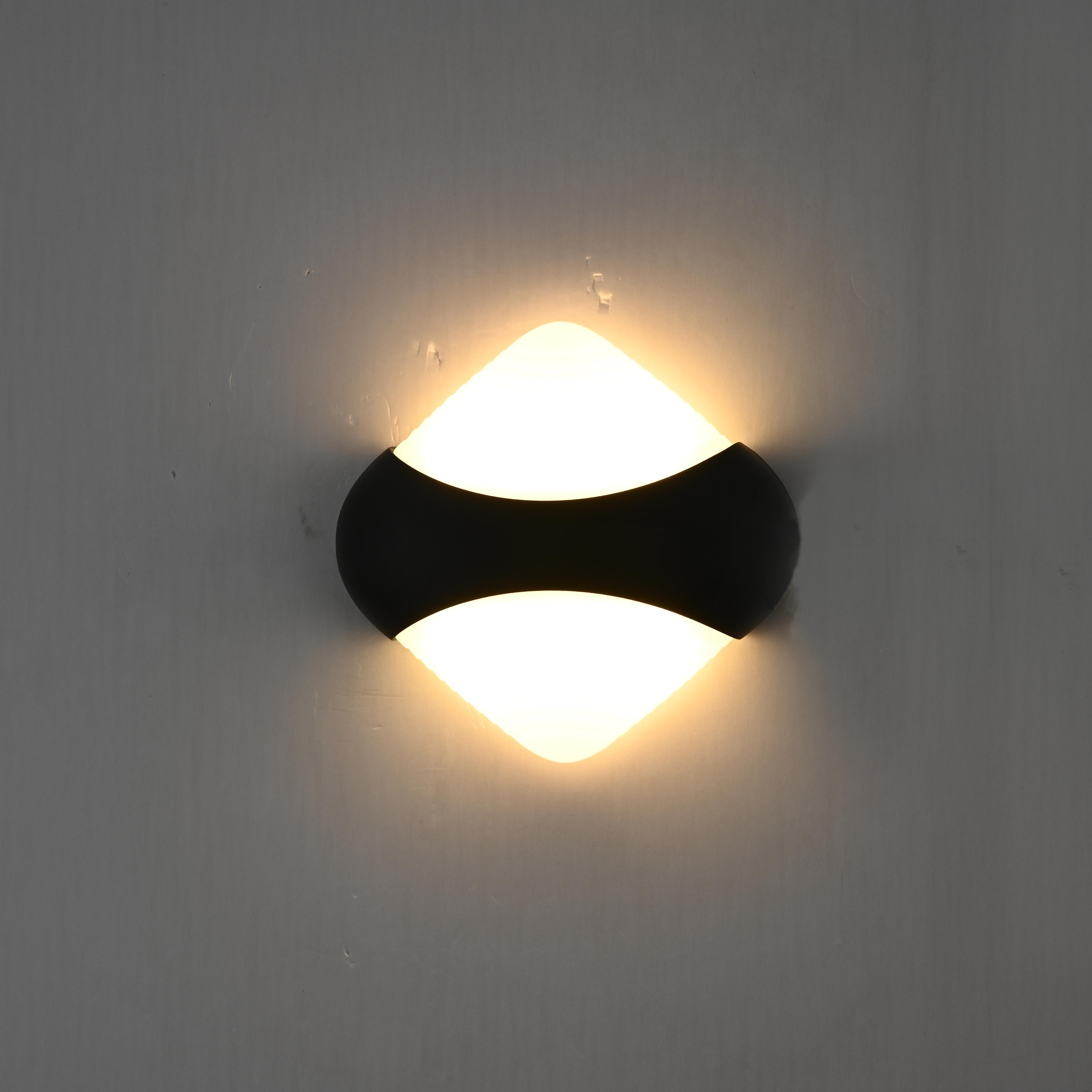 SU-AL-130 OUTDOOR WALL LAMP