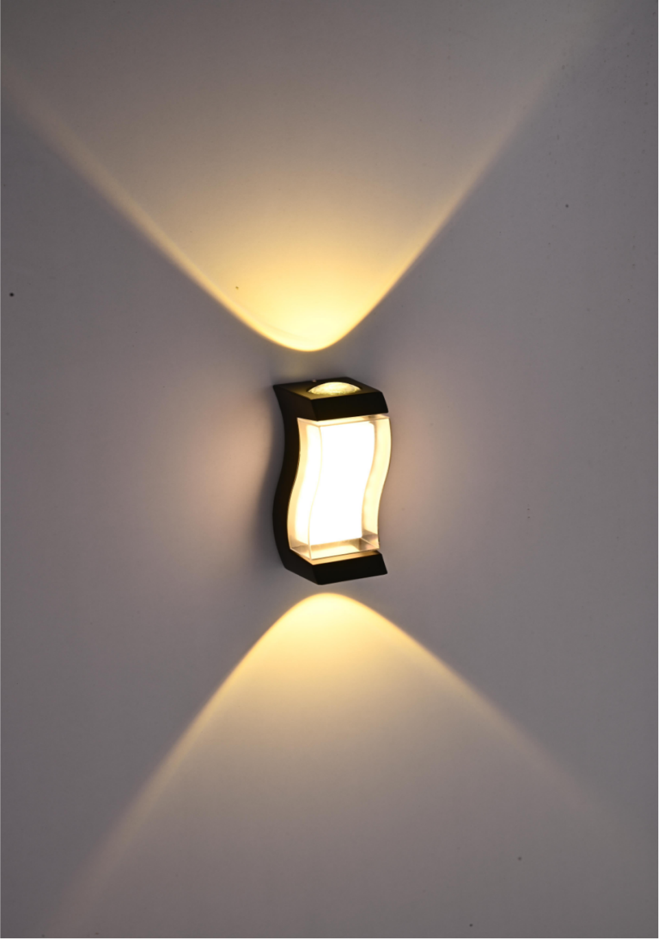 SU-AL-177 OUTDOOR WALL LAMP