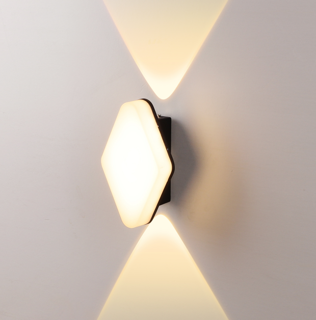 SU-AL-247 OUTDOOR WALL LAMP