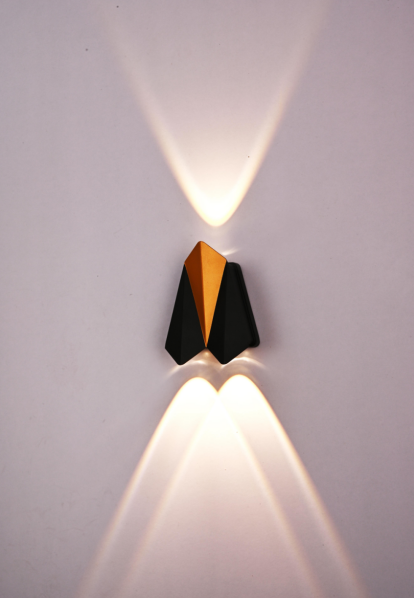 SU-AL-81 OUTDOOR WALL LAMP