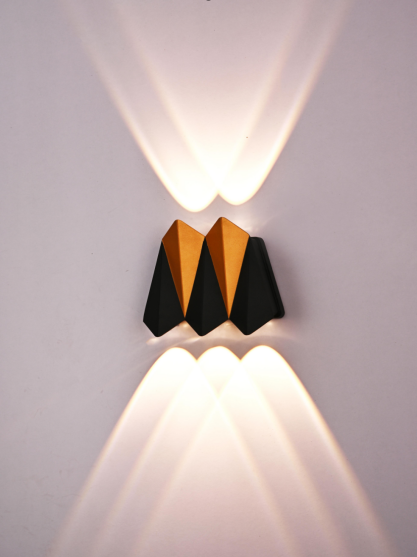 SU-AL-82 OUTDOOR WALL LAMP